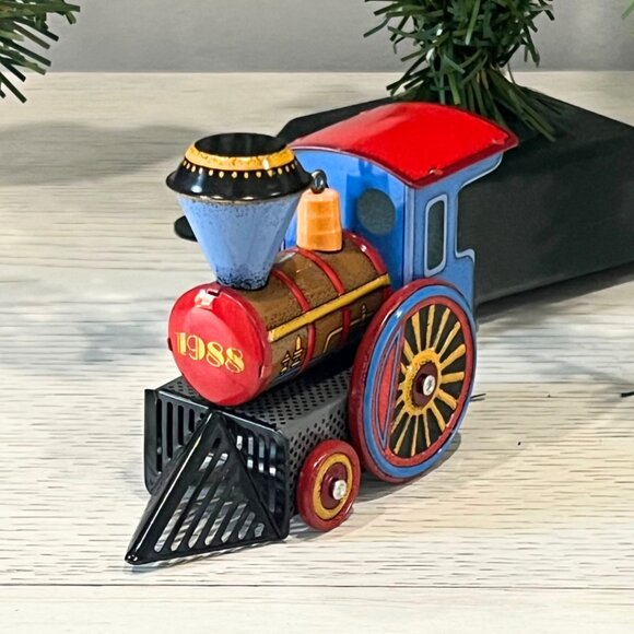 Vintage Lot Tin Hallmark Ornaments Locomotive Santa Snowman Train Car DAD Candy - Picture 12 of 16